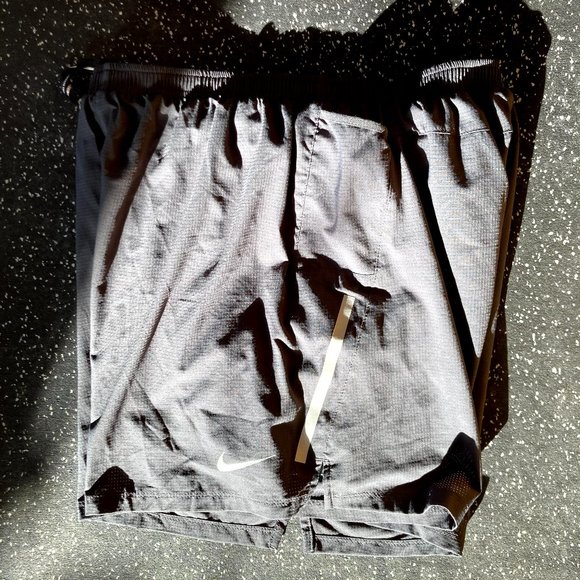 NIKE Flex Distance 2 in 1 5" Running Short - Picture 2 of 4